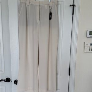 Express NWT High-Rise Wide Leg Crepe Pants Cream Pleated Workwear 14R 31” Inseam